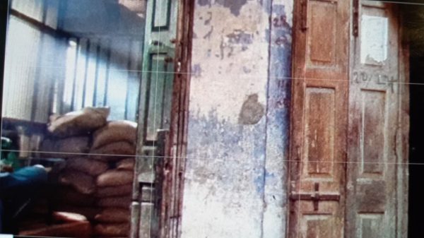 set oude teakhouten deuren uit India